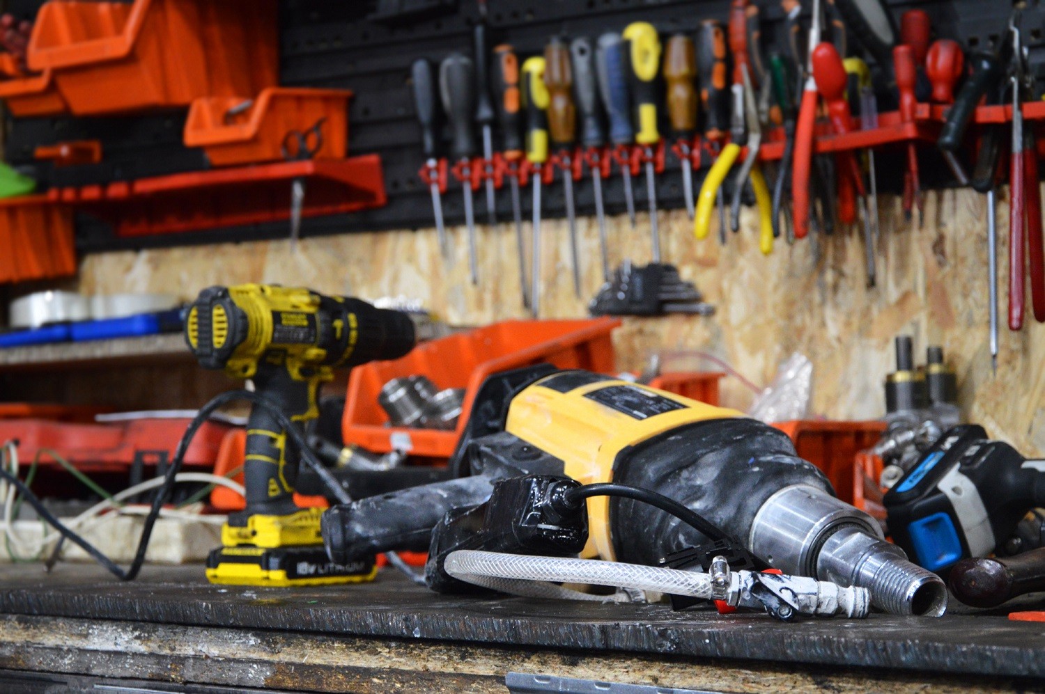 servisné miesto strojov a zariadení Wabrotech