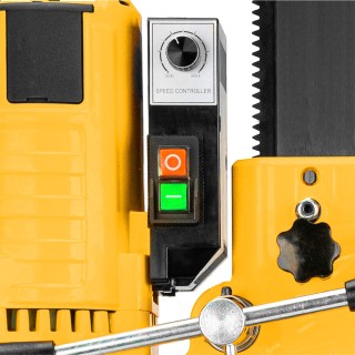 Jadrová vŕtačka na sklopnom stojane WT305E