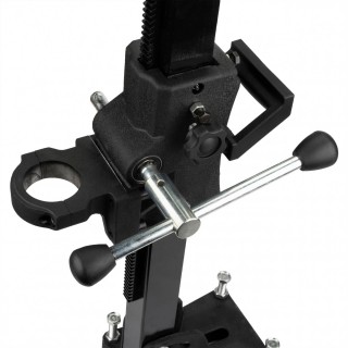 Statyw prosty do wiertnic WABROTECH - widok na obejmę wiertnicy